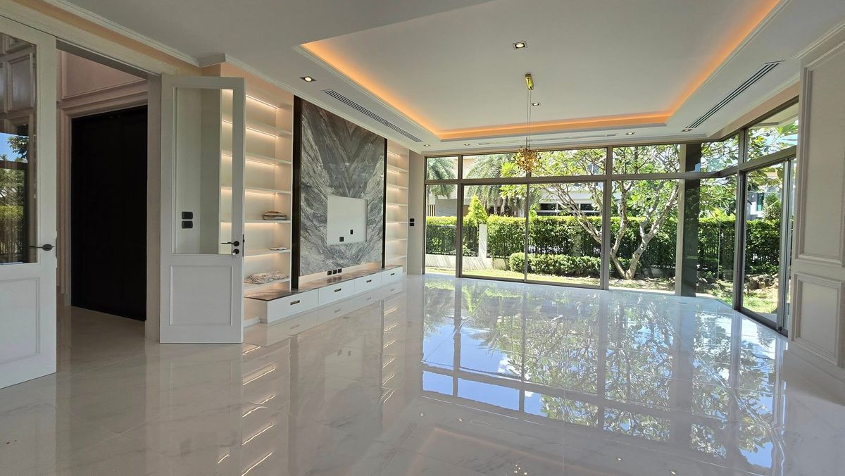 ขายบ้านมีนบุรี-ร่มเกล้า : ลดแรงที่สุดจาก 49.9 ล้านบาท เหลือเพียง 39.9 ล้านบาท . บ้านใหม่ยังไม่เคยเข้าอยู่ บิวท์อินหรูมูลค่าเกือบ 10 ล้านบาท . Perfect Masterpiece Century Ramkhamhaeng 164 บ้านเดี่ยวหรู หลังมุม ทำเลดีที่สุดในโครงการ ใกล้ MRT สายสีส้ม | ติดสวนส่วนกลาง 