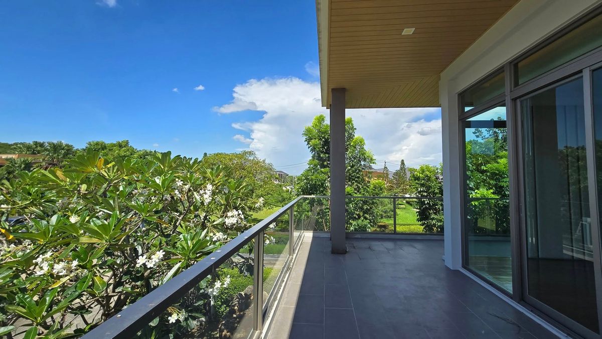 ขายบ้านมีนบุรี-ร่มเกล้า : ลดแรงที่สุดจาก 49.9 ล้านบาท เหลือเพียง 39.9 ล้านบาท . บ้านใหม่ยังไม่เคยเข้าอยู่ บิวท์อินหรูมูลค่าเกือบ 10 ล้านบาท . Perfect Masterpiece Century Ramkhamhaeng 164 บ้านเดี่ยวหรู หลังมุม ทำเลดีที่สุดในโครงการ ใกล้ MRT สายสีส้ม | ติดสวนส่วนกลาง 