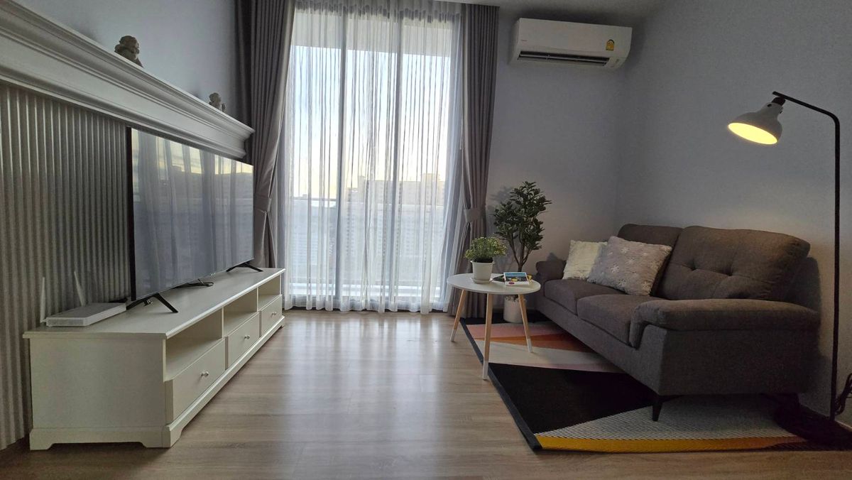 For SaleCondoSapankwai,Jatujak : Urgent sale! Very good price. Beautiful room, Rare Item, very rare. The owner has never rented out. The layer is not very high, with a quite wide area. Facing the Pradiphat View, good value