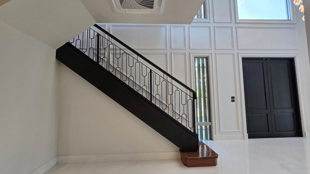 ขายบ้านมีนบุรี-ร่มเกล้า : ลดแรงที่สุดจาก 49.9 ล้านบาท เหลือเพียง 39.9 ล้านบาท . บ้านใหม่ยังไม่เคยเข้าอยู่ บิวท์อินหรูมูลค่าเกือบ 10 ล้านบาท . Perfect Masterpiece Century Ramkhamhaeng 164 บ้านเดี่ยวหรู หลังมุม ทำเลดีที่สุดในโครงการ ใกล้ MRT สายสีส้ม | ติดสวนส่วนกลาง 