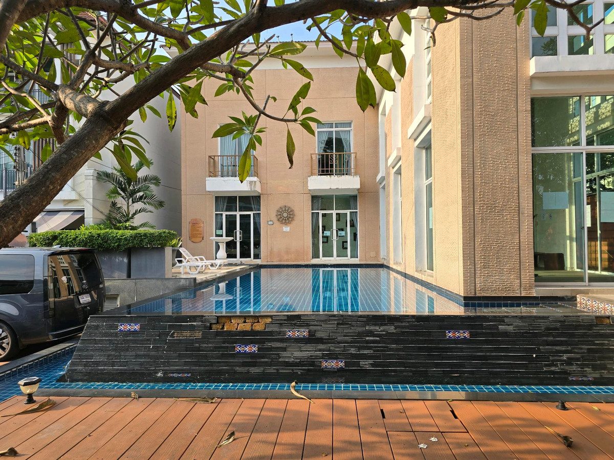 ขายทาวน์โฮมเกษตร นวมินทร์ ลาดปลาเค้า : ขายทาวน์โฮม 3 ชั้น หลังมุม โครงการบ้านกลางเมือง เออร์บาเนี่ยน เกษตร - นวมินทร์ 2ซอยลาดปลาเค้า 79