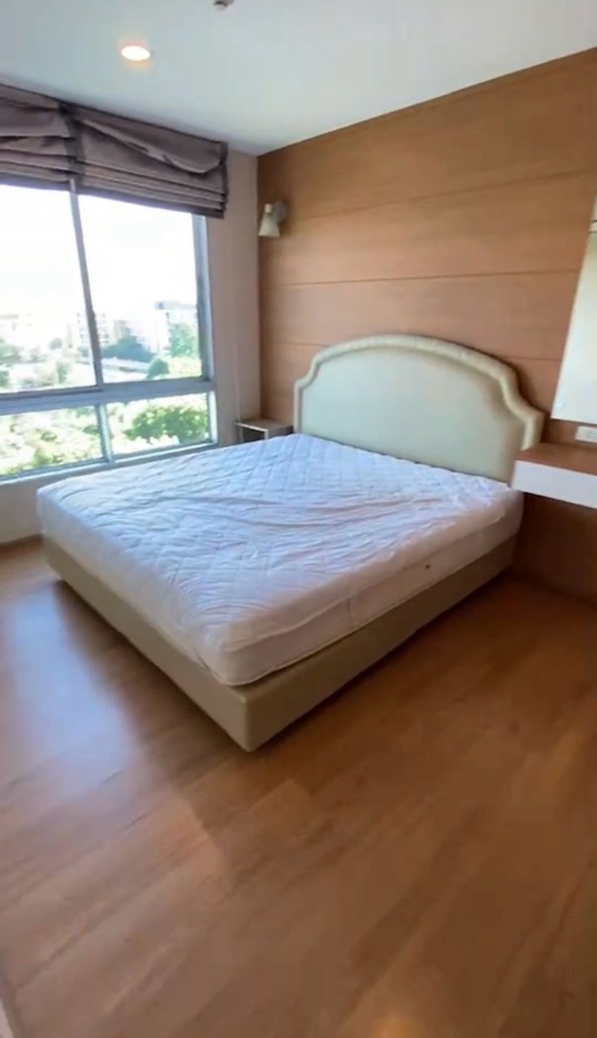 For SaleCondoOnnut, Udomsuk : Sell The Base S77 Building B 35 sq.m. Floor 8, large room, beautiful view, D -D -NS Onnut and Department Store. Stay or invest is very worth the price of 3,300,000 baht.