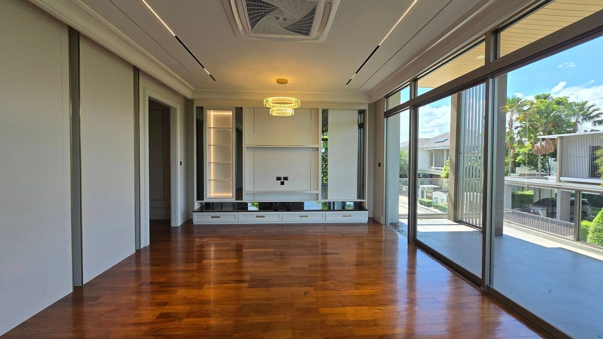 ขายบ้านมีนบุรี-ร่มเกล้า : ลดแรงที่สุดจาก 49.9 ล้านบาท เหลือเพียง 39.9 ล้านบาท . บ้านใหม่ยังไม่เคยเข้าอยู่ บิวท์อินหรูมูลค่าเกือบ 10 ล้านบาท . Perfect Masterpiece Century Ramkhamhaeng 164 บ้านเดี่ยวหรู หลังมุม ทำเลดีที่สุดในโครงการ ใกล้ MRT สายสีส้ม | ติดสวนส่วนกลาง 