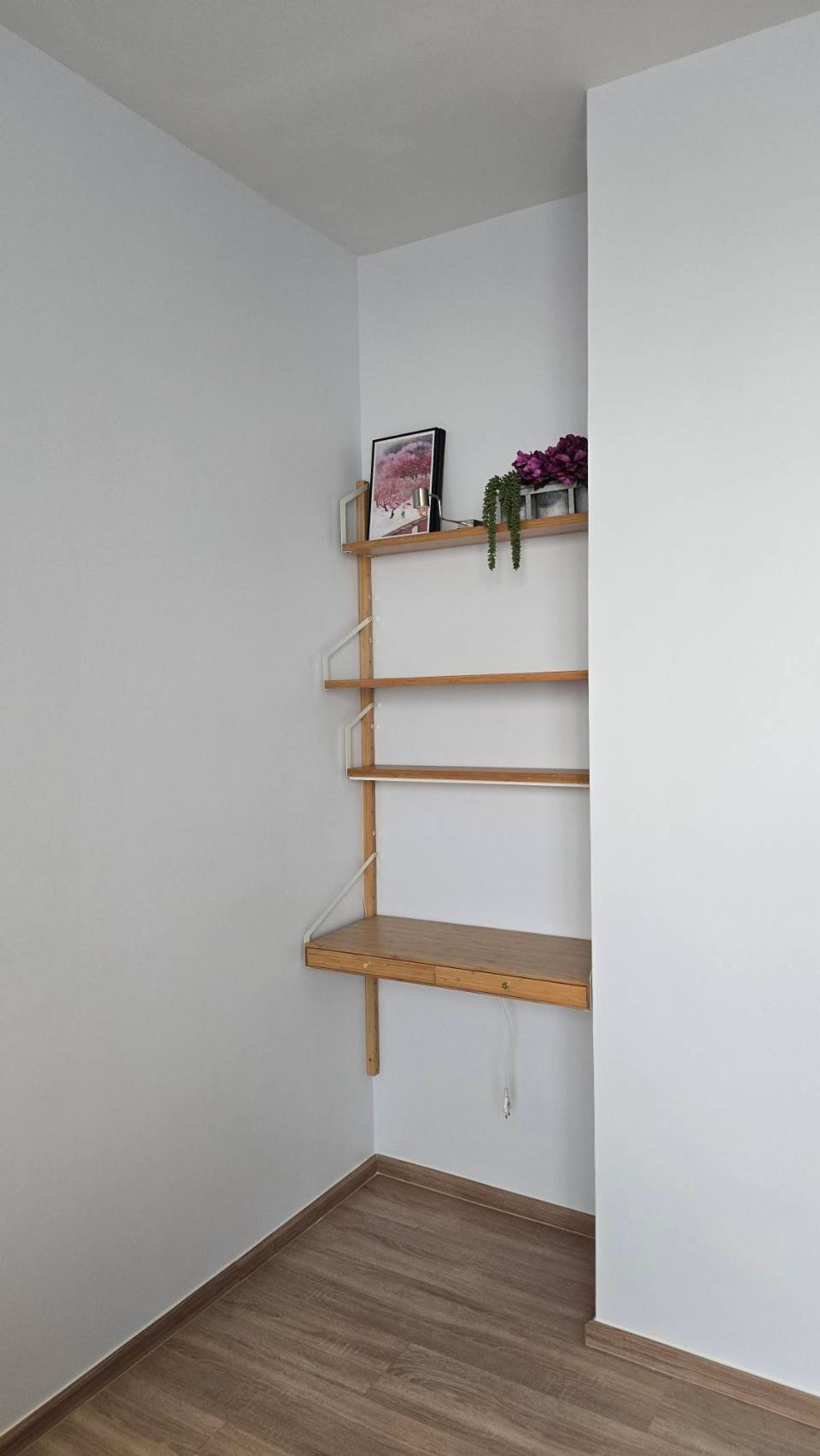 For SaleCondoSapankwai,Jatujak : Urgent sale! Very good price. Beautiful room, Rare Item, very rare. The owner has never rented out. The layer is not very high, with a quite wide area. Facing the Pradiphat View, good value