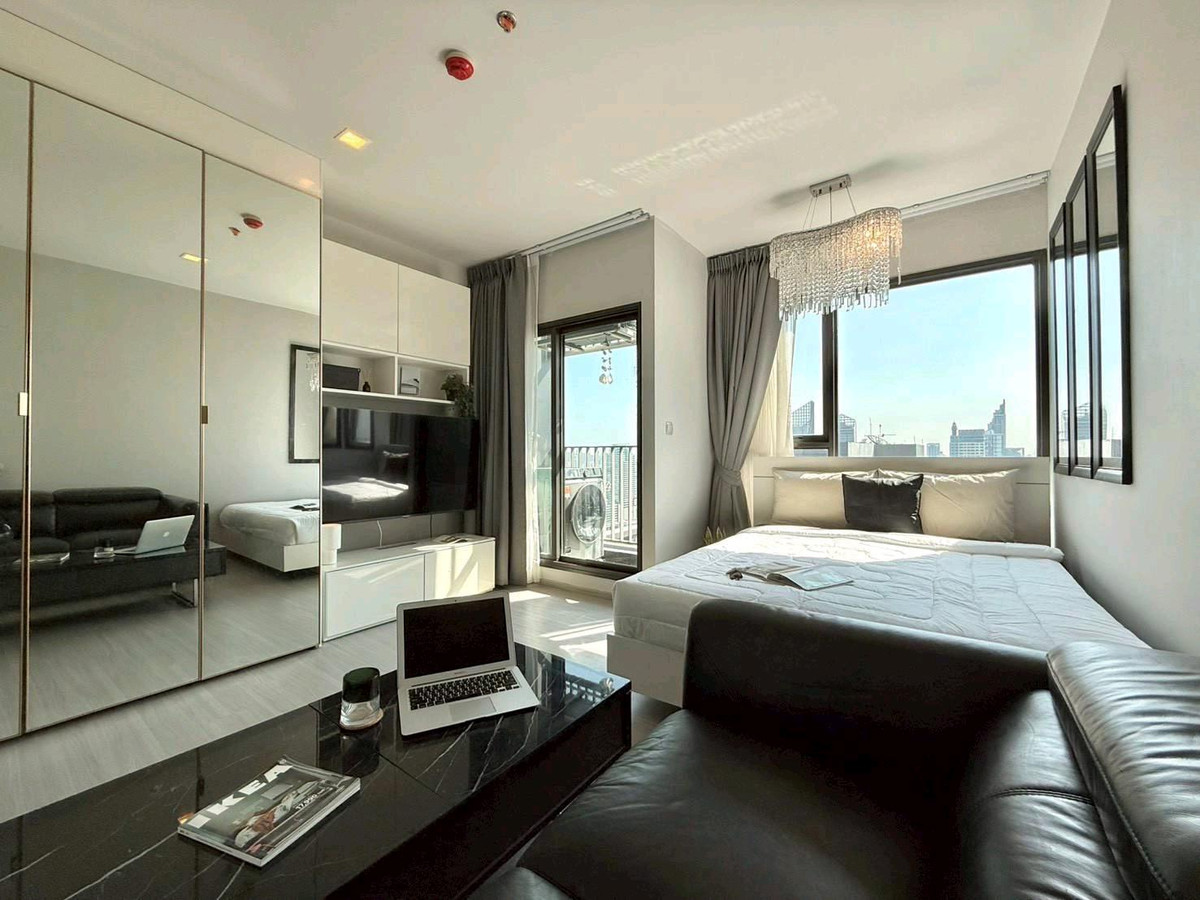 ให้เช่าคอนโดพระราม 9 เพชรบุรีตัดใหม่ RCA : For rent Live Asoke-Rama 9 The price is 18,000 baht. 