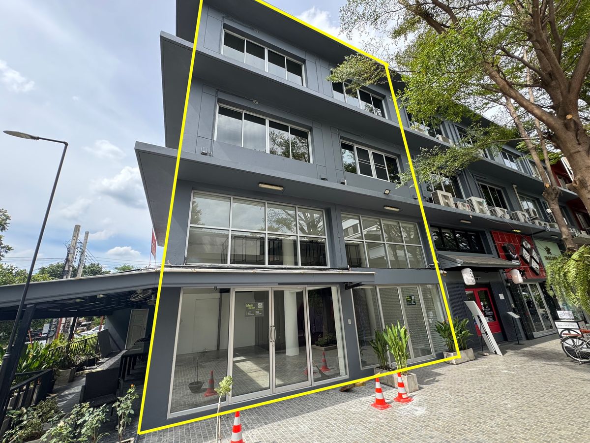 ให้เช่าสำนักงานเลียบทางด่วนรามอินทรา : อาคารสำนักงาน 4 ชั้น 2 คูหา ทำเลดี ตกแต่งสวยงาม ให้เช่า ย่านประดิษฐ์มนูธรรม-รามอินทรา ใกล้BTS ลาดพร้าว 71  เพียง 1.3 กม.
