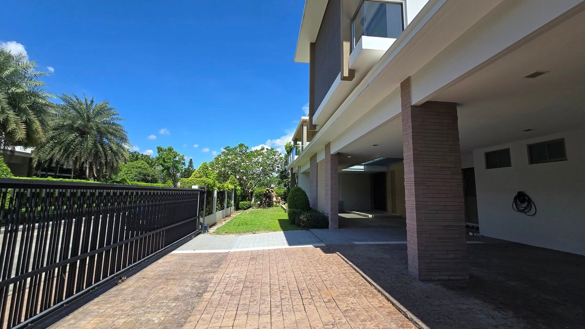 ขายบ้านมีนบุรี-ร่มเกล้า : ลดแรงที่สุดจาก 49.9 ล้านบาท เหลือเพียง 39.9 ล้านบาท . บ้านใหม่ยังไม่เคยเข้าอยู่ บิวท์อินหรูมูลค่าเกือบ 10 ล้านบาท . Perfect Masterpiece Century Ramkhamhaeng 164 บ้านเดี่ยวหรู หลังมุม ทำเลดีที่สุดในโครงการ ใกล้ MRT สายสีส้ม | ติดสวนส่วนกลาง 