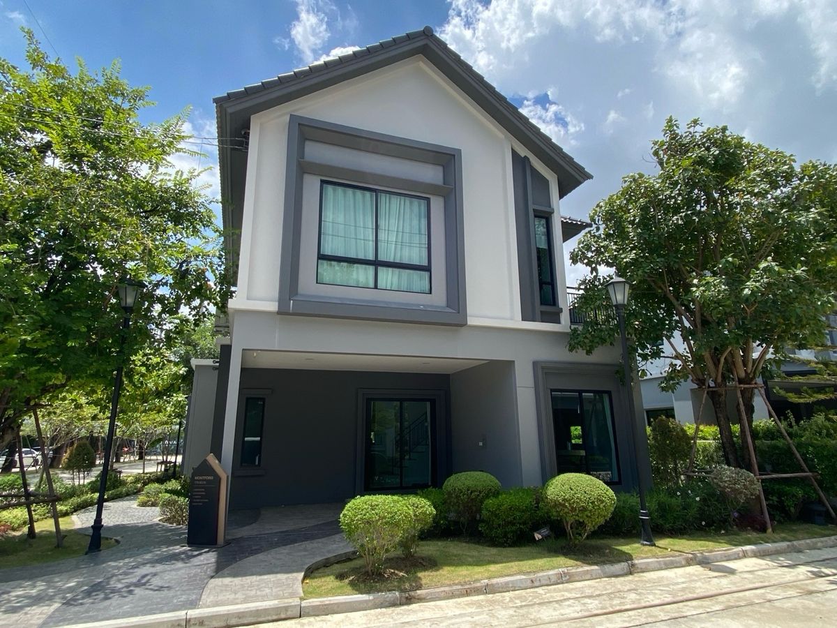 ขายบ้านฉะเชิงเทรา : บ้านเดี่ยว Montford ขนาด 4 ห้องนอน 3 ห้องน้ำ 2 ที่จอดรถ