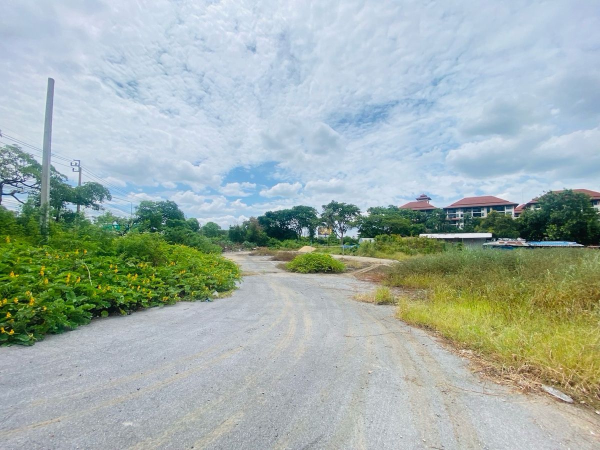 ให้เช่าที่ดินเกษตร นวมินทร์ ลาดปลาเค้า : ติดถนนใหญ่ ประเสริฐมนูกิจ เกษตร–นวมินทร์ เนื้อที่ 189 ตร.วา | หน้ากว้าง | ผังสีเหลือง