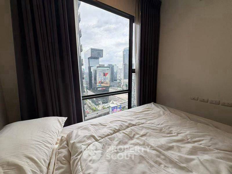 For SaleCondoRama9, Petchburi, RCA : 2-BR Condo at Rhythm Asoke near MRT Phra Ram 9