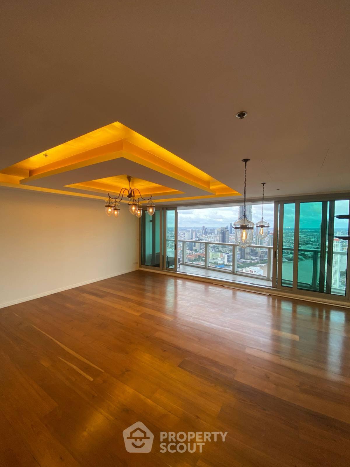 For SaleCondoWongwianyai, Charoennakor : 3-BR Condo at The River Condominium near BTS Saphan Taksin