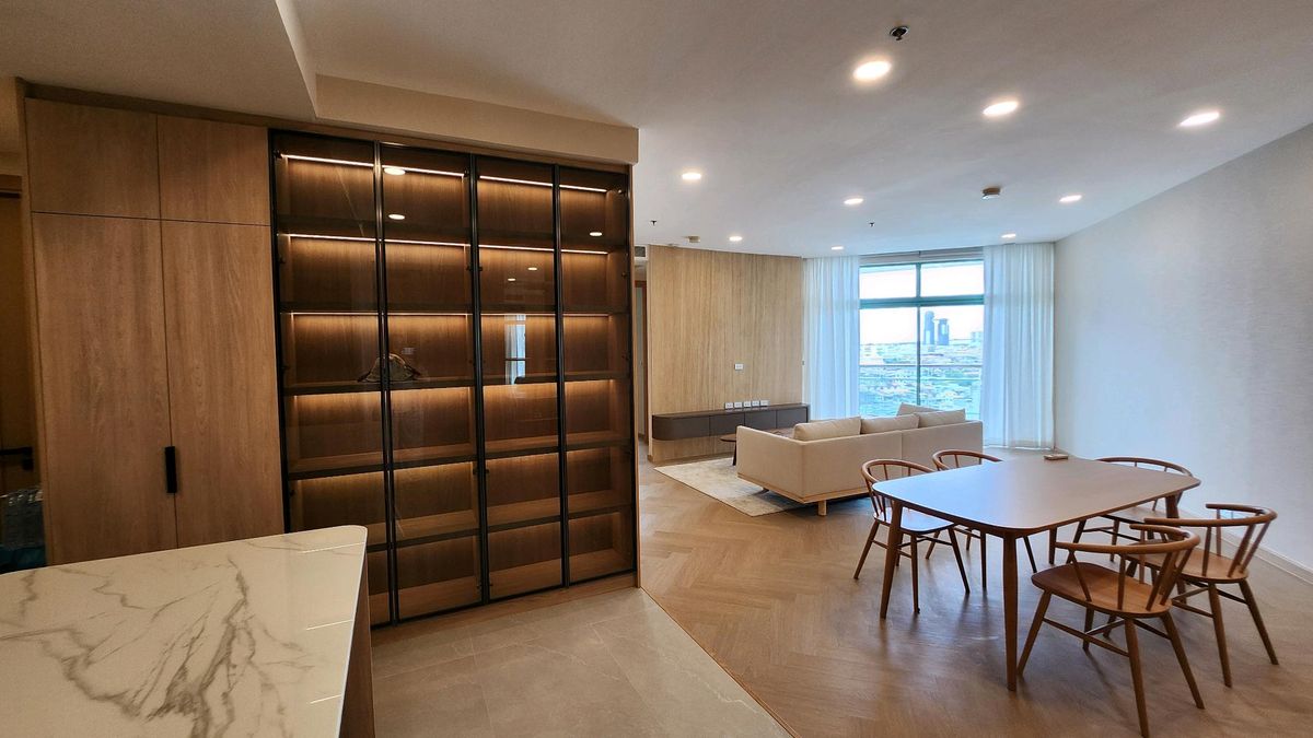 คอนโดสาทร นราธิวาส : 🔥เช่าด่วน🔥พร้อมเข้าอยู่ Chatrium Riverside Condo 2 ห้องนอน รีโนเวทใหม่ทั้งห้อง เก็บของได้จุใจ 