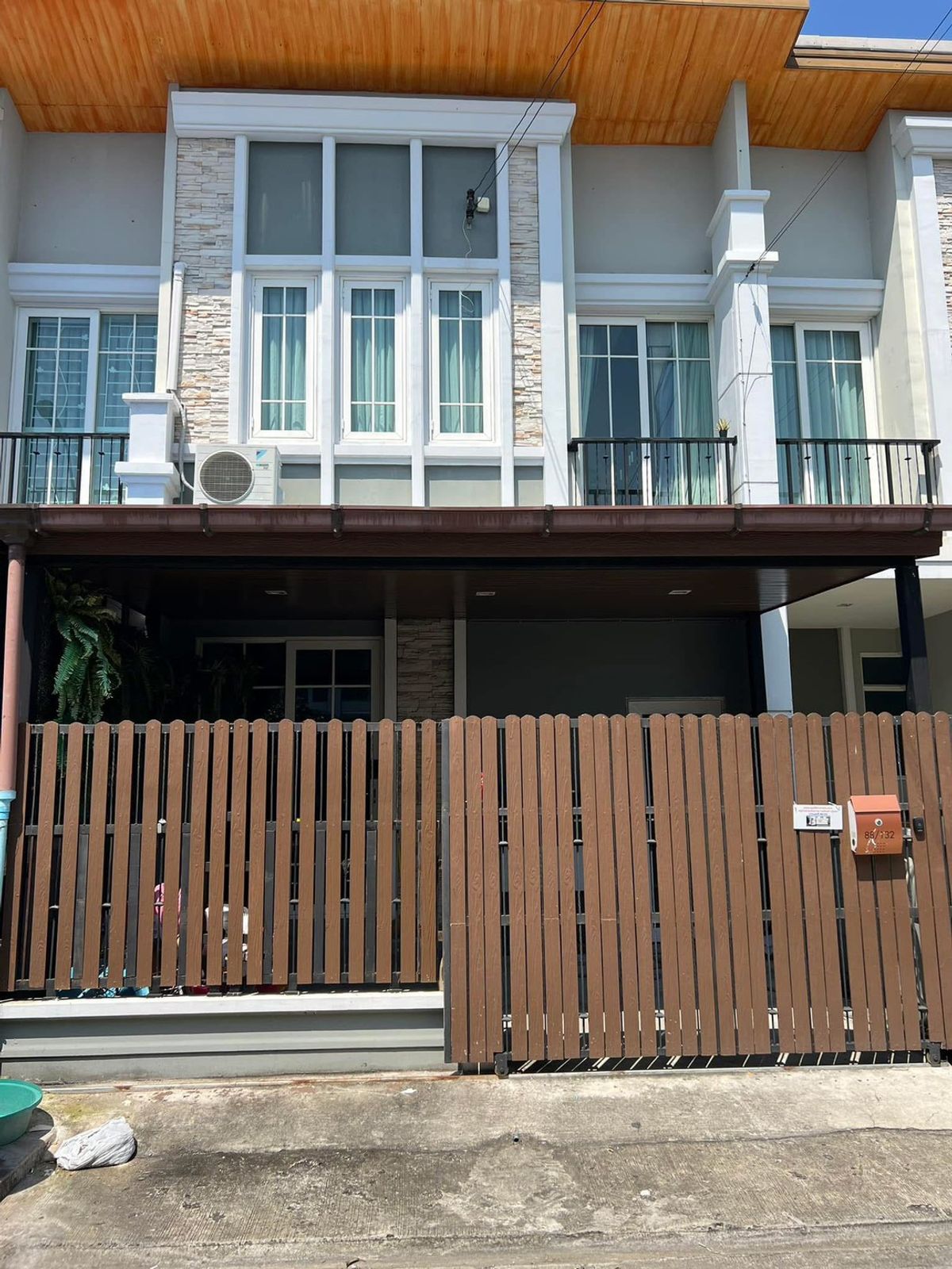 ให้เช่าทาวน์โฮมนวมินทร์ รามอินทรา : 🏡 ให้เช่า หมู่บ้านโกลเด้นทาวน์ รามอินทรา – คู้บอน ราคาเช่า 15,000 บาท/เดือน (รวมค่าส่วนกลางแล้ว) #เลี้ยงสัตว์ได้  🔥#ราคานี้ต้องขออนุญาตให้สิทธิ์ท่านที่จองก่อนเท่านั้นเลยครับ🔥