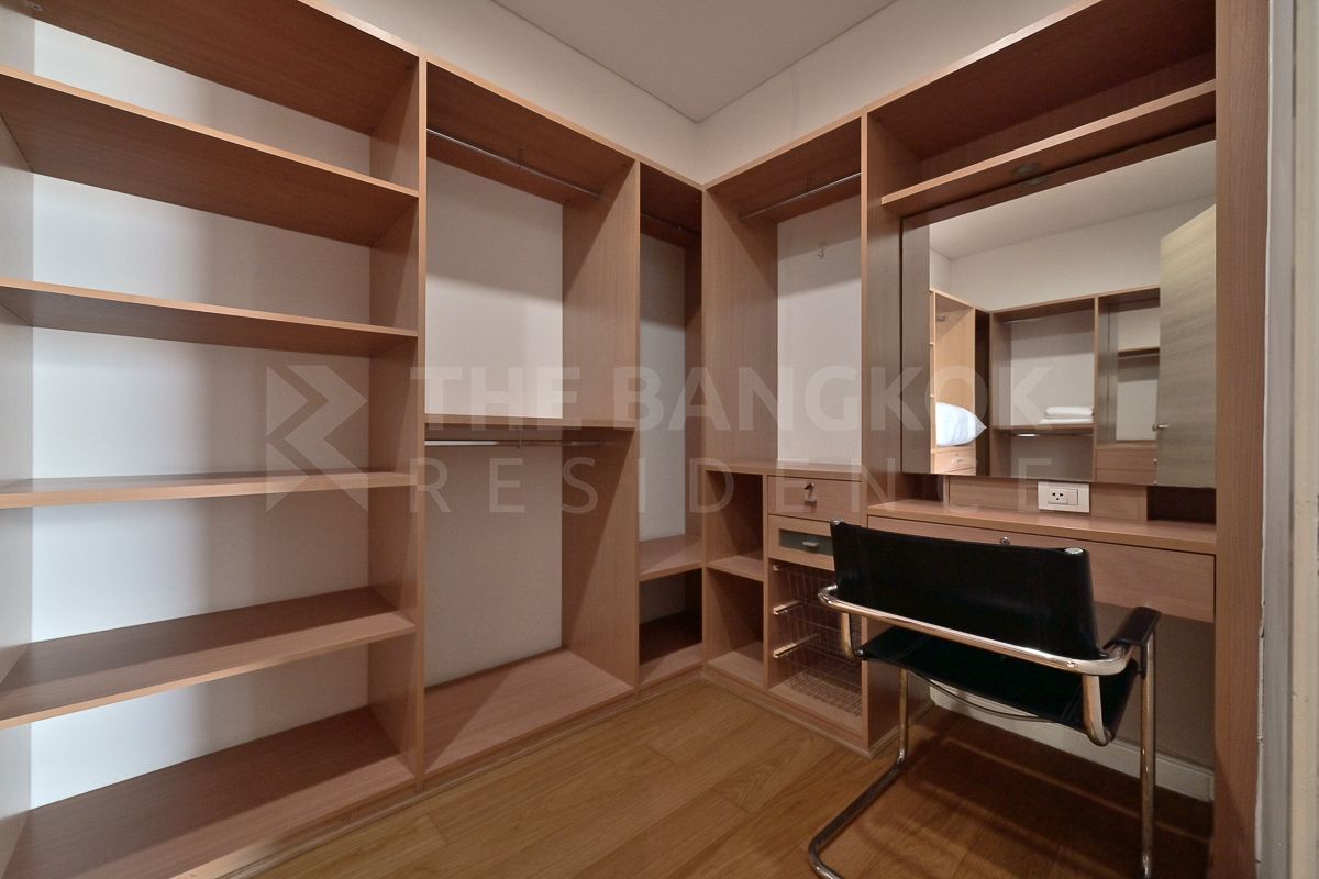 For RentHousePattanakan, Srinakarin : Burasiri Krungthep Kreetha 🌟 𝐄𝐱𝐜𝐥𝐮𝐬𝐢𝐯𝐞 𝐑𝐞𝐧𝐨𝐯𝐚𝐭𝐞𝐝 𝐇𝐨𝐮𝐬𝐞 in Prestigious Luxury Development 🏡