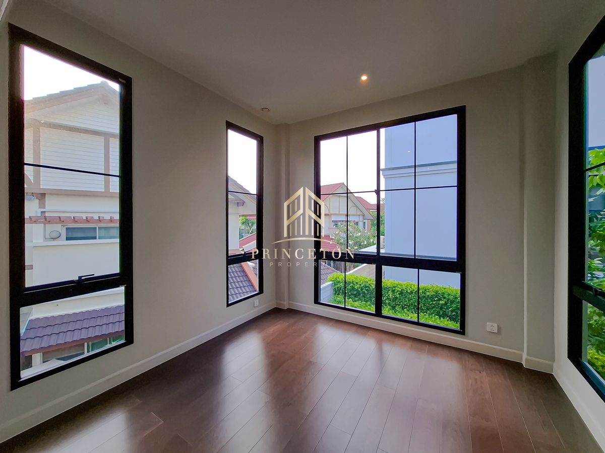 ขายบ้านพัฒนาการ ศรีนครินทร์ : ขายบ้าน 3 ชั้น โครงการมอลตัน เกทส์ กรุงเทพกรีฑา 📞092-425244 Malton Gates Krungthep Kreetha