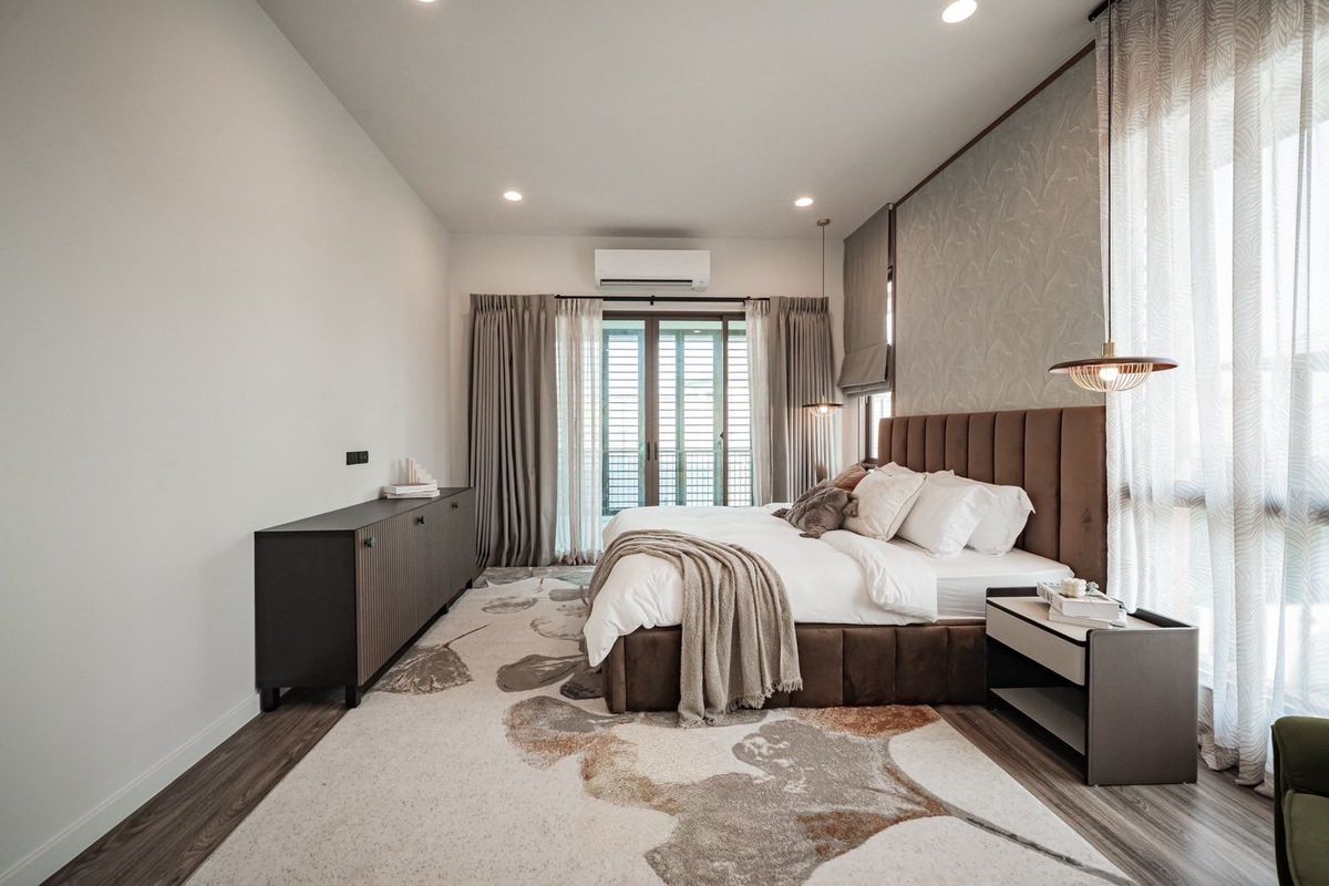 For RentHousePattanakan, Srinakarin : Burasiri Krungthep Kreetha 🌟 𝐄𝐱𝐜𝐥𝐮𝐬𝐢𝐯𝐞 𝐑𝐞𝐧𝐨𝐯𝐚𝐭𝐞𝐝 𝐇𝐨𝐮𝐬𝐞 in Prestigious Luxury Development 🏡