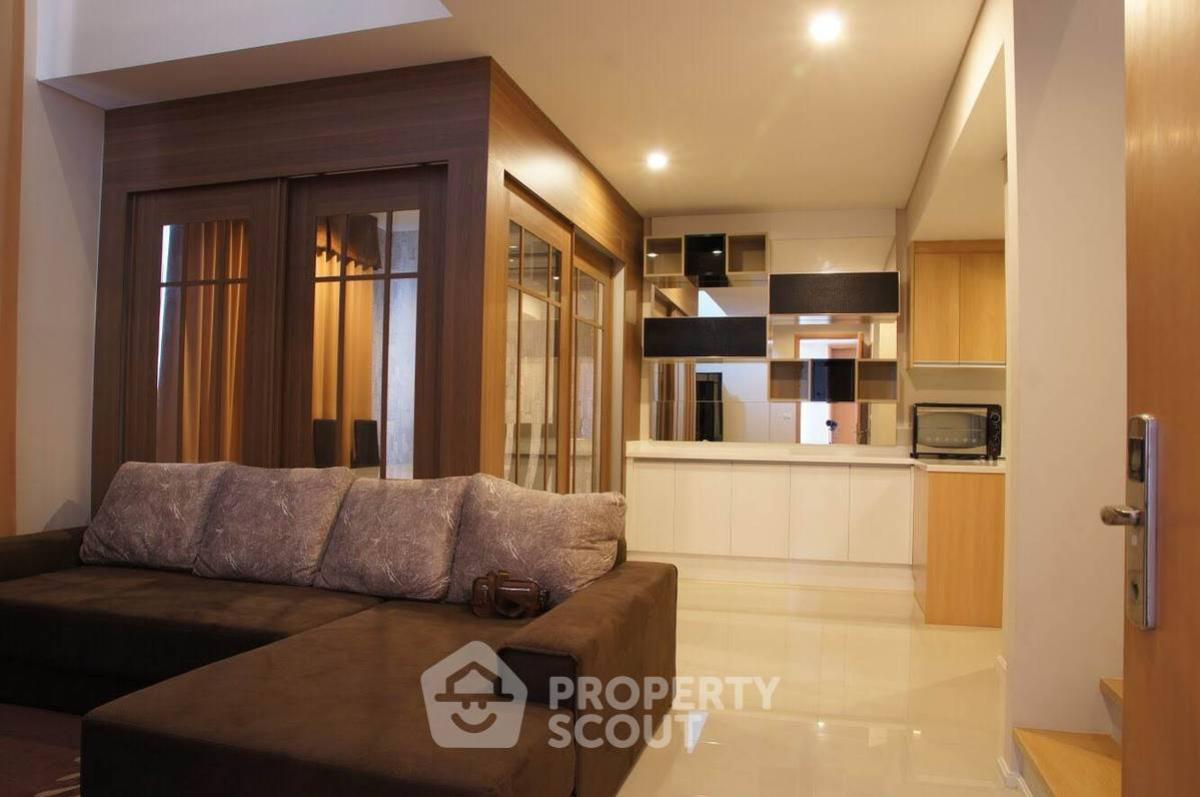 For RentCondoRama9, Petchburi, RCA : 1-BR Condo at Villa Asoke near MRT Phetchaburi