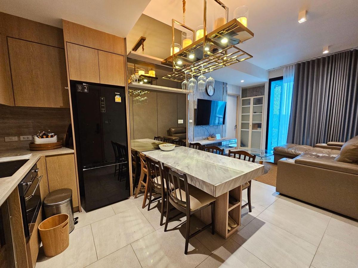 ขายคอนโดสีลม ศาลาแดง บางรัก : The Lofts Silom【𝐒𝐄𝐋𝐋 & 𝐑𝐄𝐍𝐓】🔥คอนโดวิวหลักล้าน สไตล์เรียบหรู ทำเลดี ตกแต่งสวย เฟอร์นิเจอร์สุดพรีเมี่ยม🔥  ติดต่อไลน์ไอดี: @hacondo