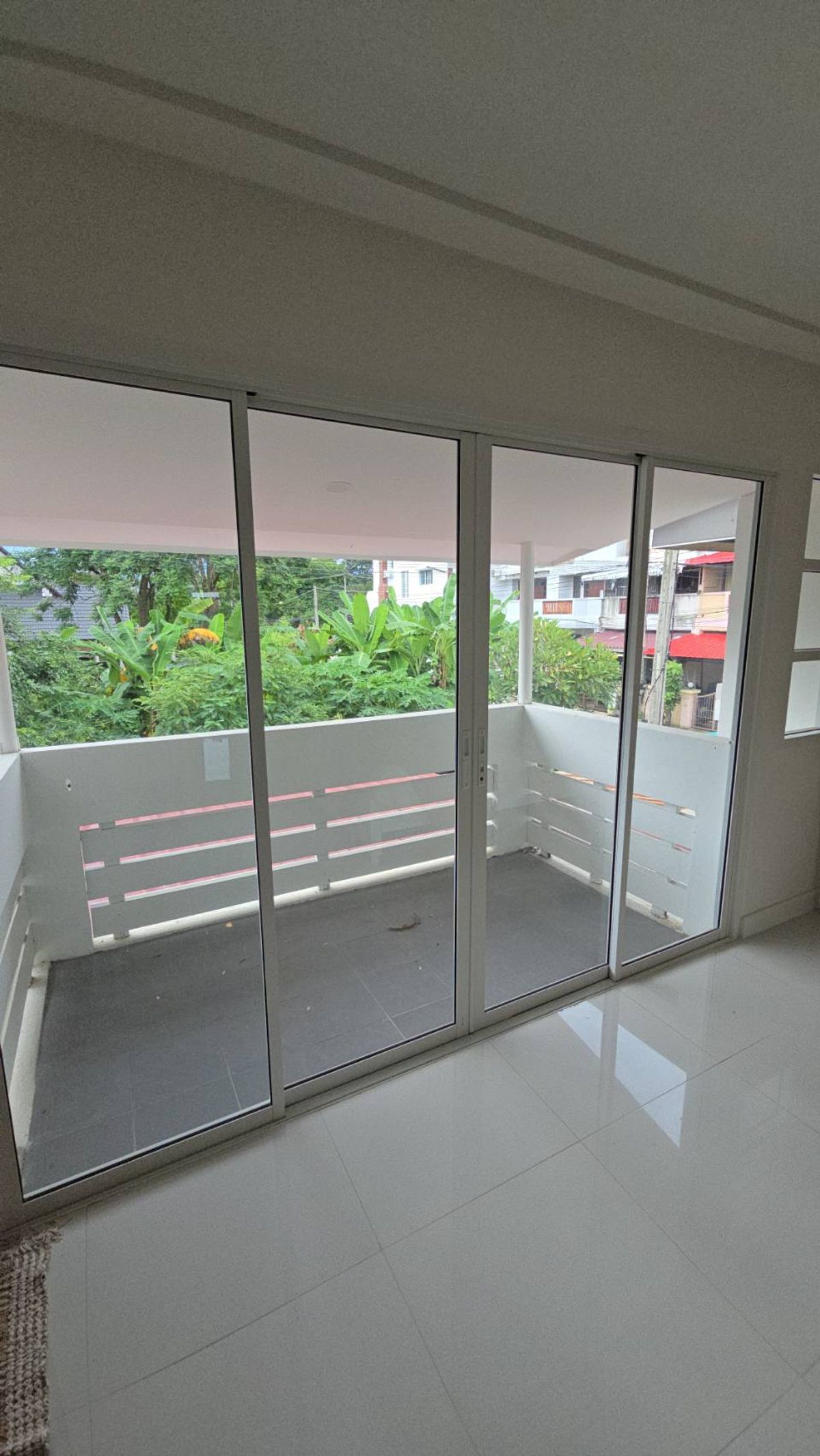 ทาวน์โฮมเชียงใหม่ : ขาย ทาวน์เฮ้าส์ หมู่บ้านทองประกาย ใกล้ รพ.นครพิงค์ จ.เชียงใหม่ ตกแต่งใหม่