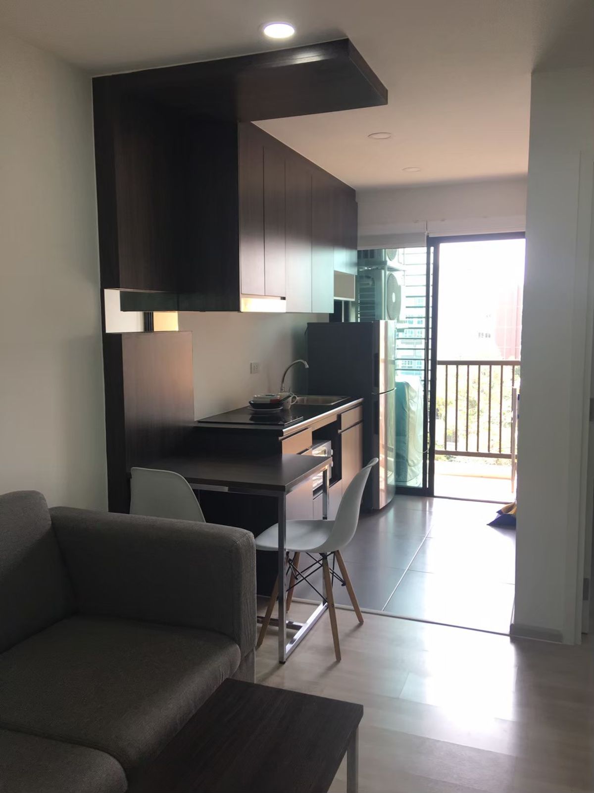 ให้เช่าคอนโดรัชดา ห้วยขวาง : เช่า RR646 D-Mark Condo@Sutthisan ห้องสวย เฟอร์นิเจอร์ครบ ใกล้รถไฟฟ้า MRT สุทธิสาร
