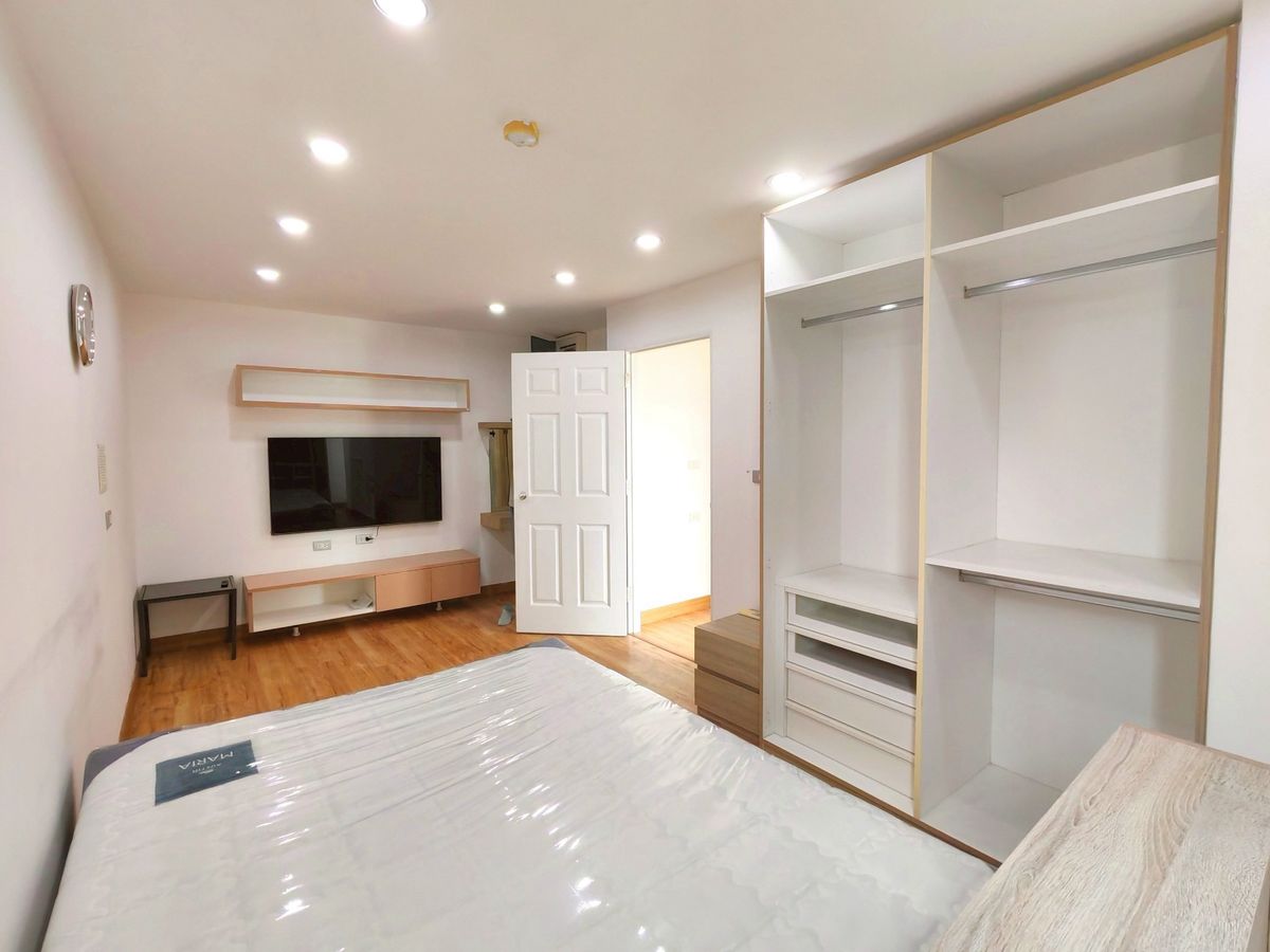 ขายคอนโดสุขุมวิท อโศก ทองหล่อ : ขายด่วน❗คอนโด ดิ เอซ เอกมัย (The Ace Ekamai) ห้องพิเศษสำหรับครอบครัว ใกล้โรงเรียนนานาชาติเอกมัย เพียง 400 เมตร