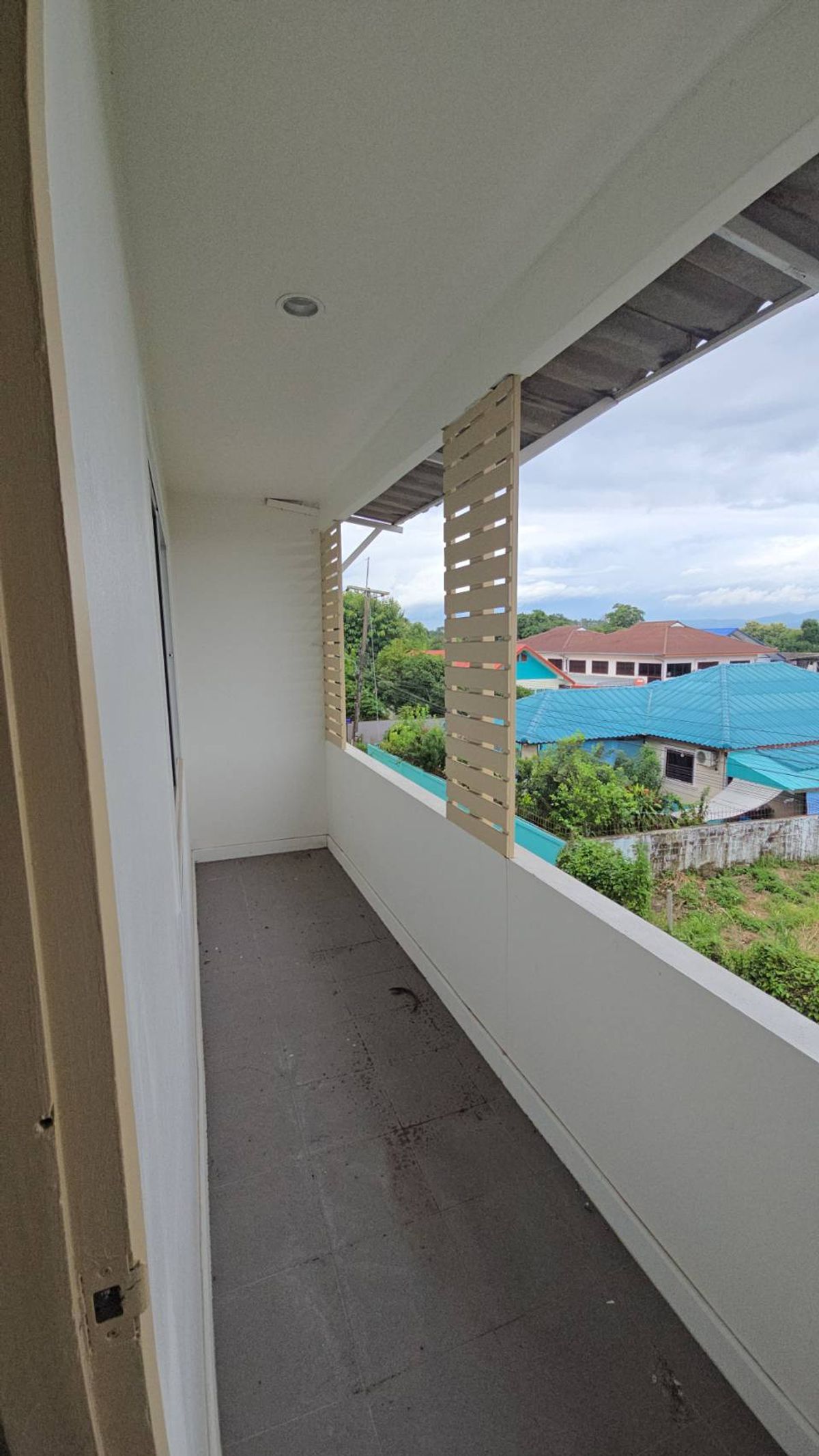 ทาวน์โฮมเชียงใหม่ : ขาย ทาวน์เฮ้าส์ หมู่บ้านทองประกาย ใกล้ รพ.นครพิงค์ จ.เชียงใหม่ ตกแต่งใหม่