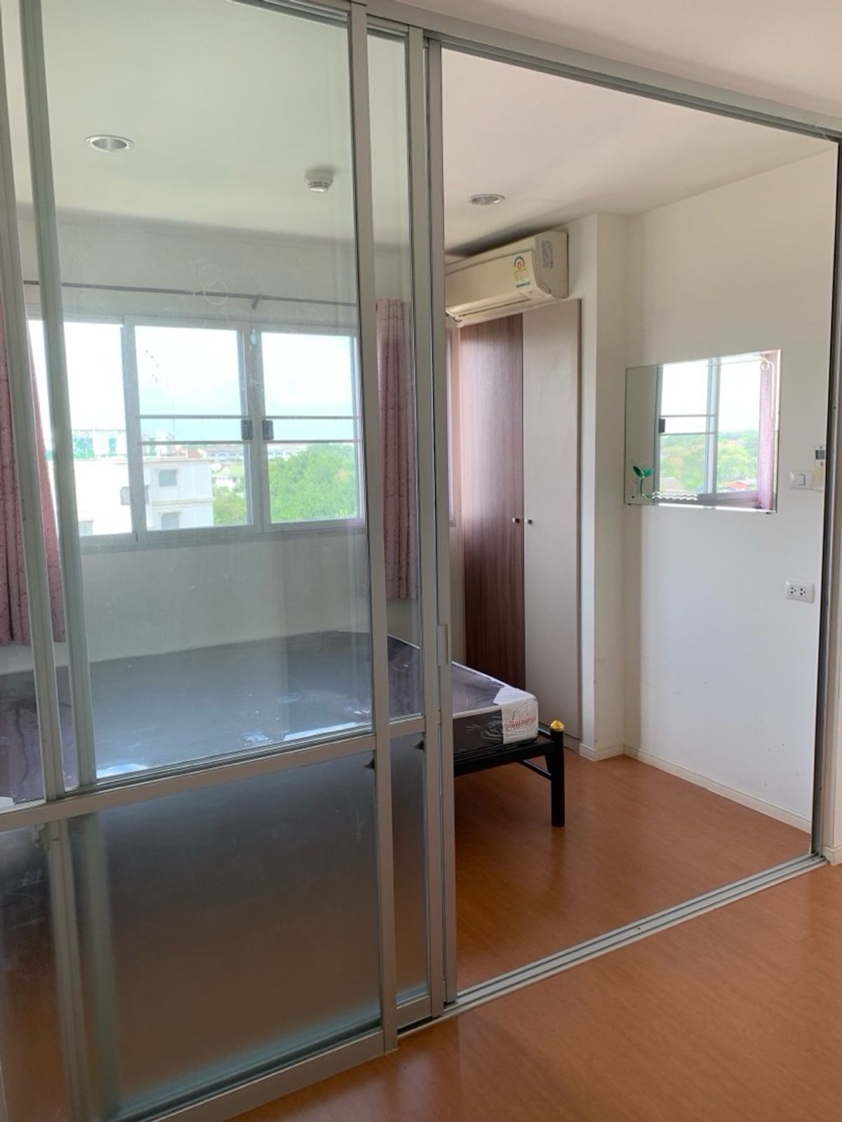 ขายคอนโดเสรีไทย-นิด้า : ลุมพินีทาวน์ นิด้า เสรีไทย เฟส 1 