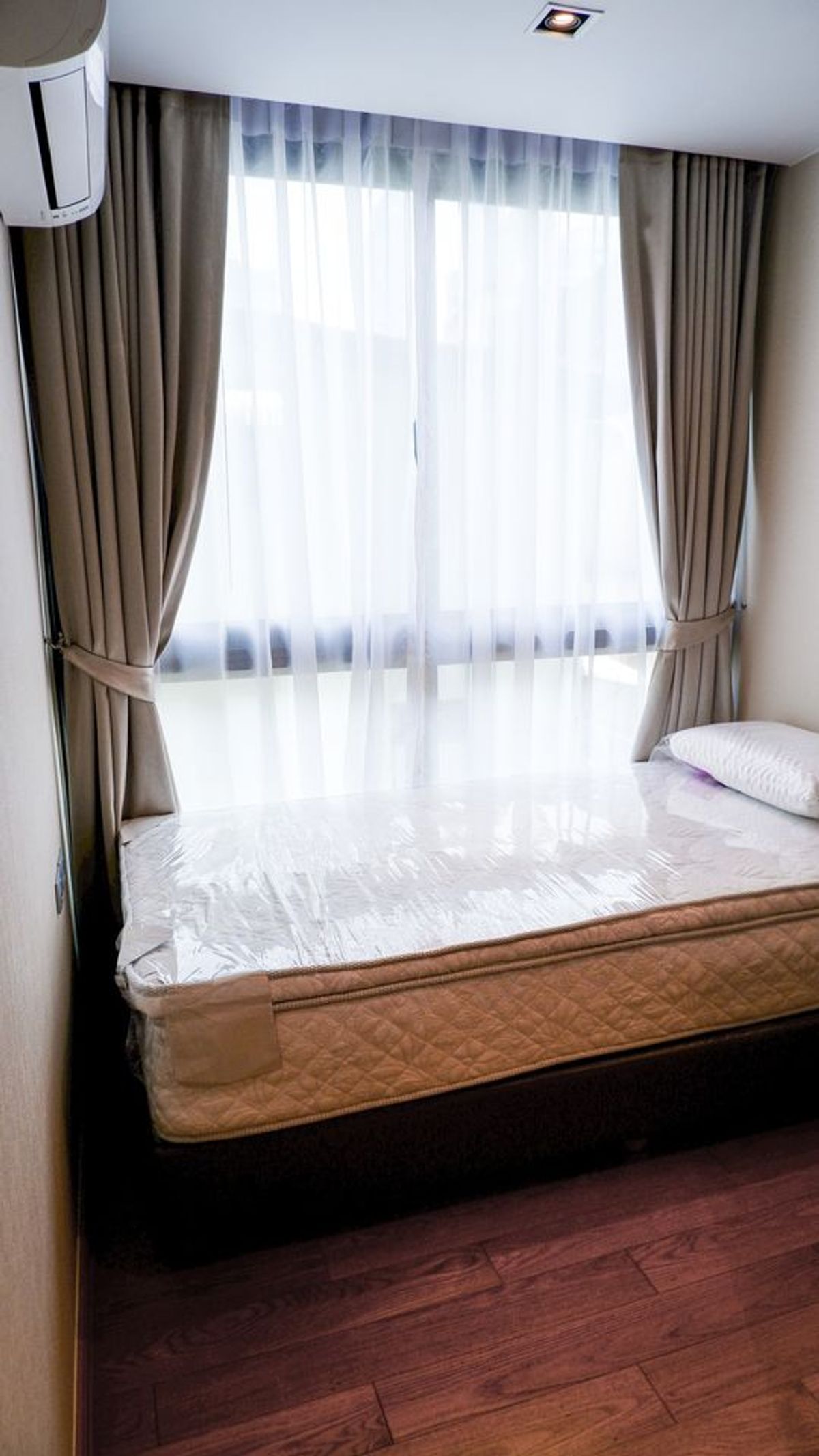 For SaleCondoSiam Paragon ,Chulalongkorn,Samyan : Altitude Define【𝐒𝐄𝐋𝐋 & 𝐑𝐄𝐍𝐓】🔥A peaceful corner in the big city, with warm tones and a cool vibe, making every day a relaxing day🔥  Contact Line ID: @hacondo