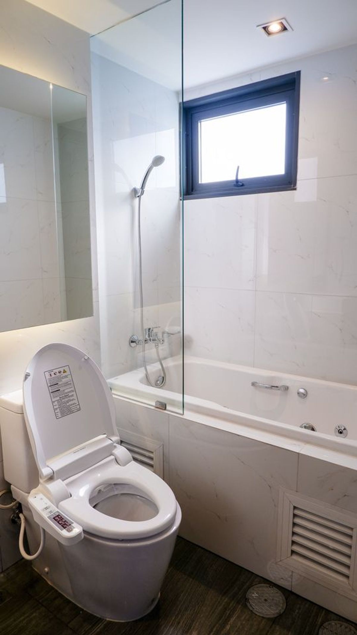 For SaleCondoSiam Paragon ,Chulalongkorn,Samyan : Altitude Define【𝐒𝐄𝐋𝐋 & 𝐑𝐄𝐍𝐓】🔥A peaceful corner in the big city, with warm tones and a cool vibe, making every day a relaxing day🔥  Contact Line ID: @hacondo