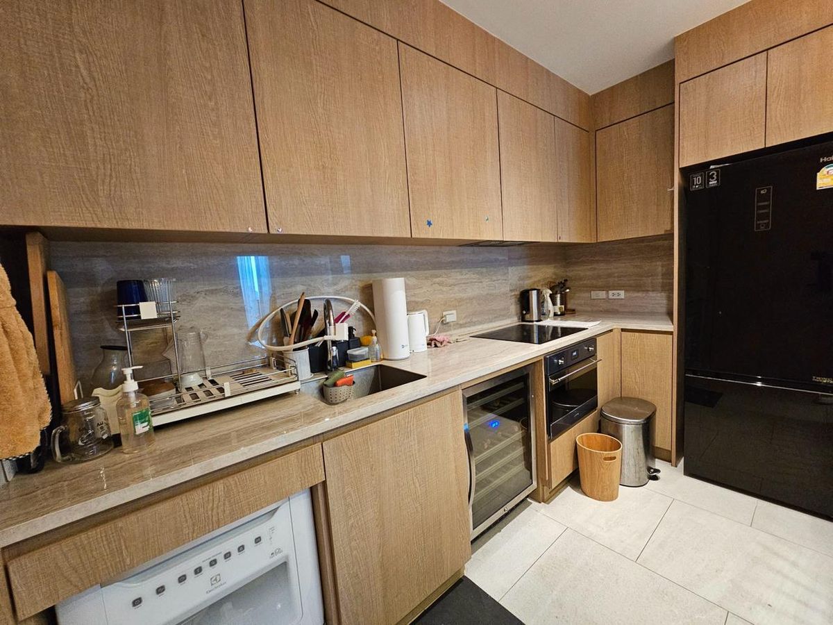 ขายคอนโดสีลม ศาลาแดง บางรัก : The Lofts Silom【𝐒𝐄𝐋𝐋 & 𝐑𝐄𝐍𝐓】🔥คอนโดวิวหลักล้าน สไตล์เรียบหรู ทำเลดี ตกแต่งสวย เฟอร์นิเจอร์สุดพรีเมี่ยม🔥  ติดต่อไลน์ไอดี: @hacondo