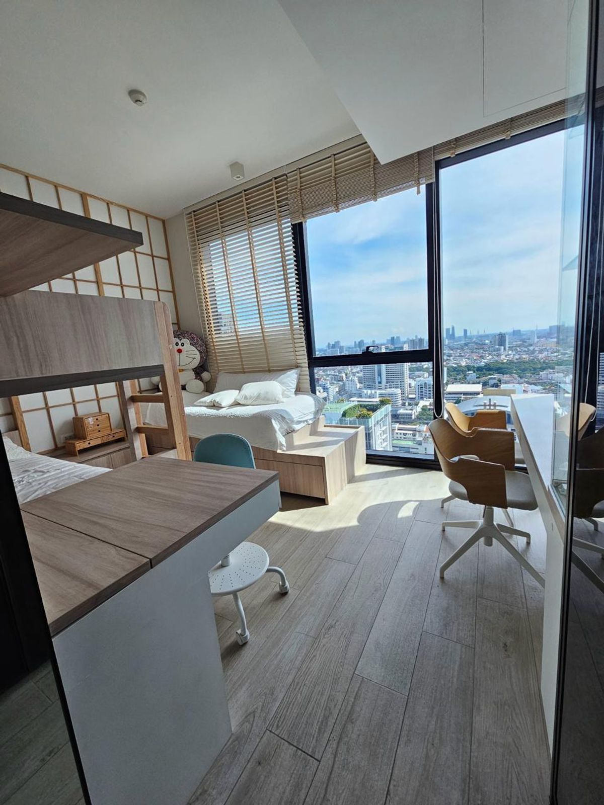 ขายคอนโดสีลม ศาลาแดง บางรัก : The Lofts Silom【𝐒𝐄𝐋𝐋 & 𝐑𝐄𝐍𝐓】🔥คอนโดวิวหลักล้าน สไตล์เรียบหรู ทำเลดี ตกแต่งสวย เฟอร์นิเจอร์สุดพรีเมี่ยม🔥  ติดต่อไลน์ไอดี: @hacondo