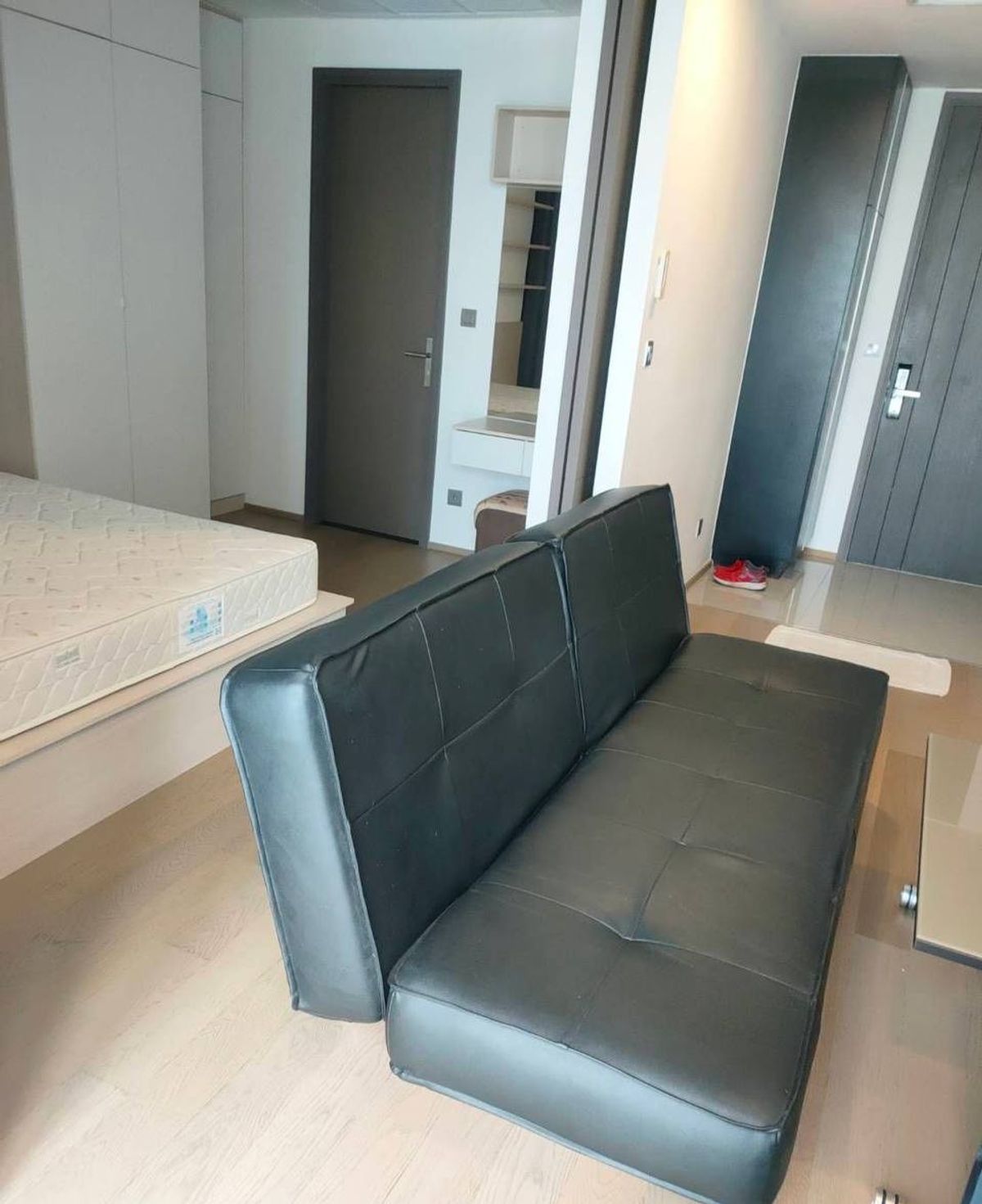 ขายคอนโดสยาม จุฬา สามย่าน : Ashton Chula Silom【𝐒𝐄𝐋𝐋 & 𝐑𝐄𝐍𝐓】🔥โทนเข้มมีคลาส พร้อมเฟอร์ฯบิ้วอินสไตล์เรียบเท่ทุกมุมห้อง🔥  ติดต่อไลน์ไอดี: @hacondo