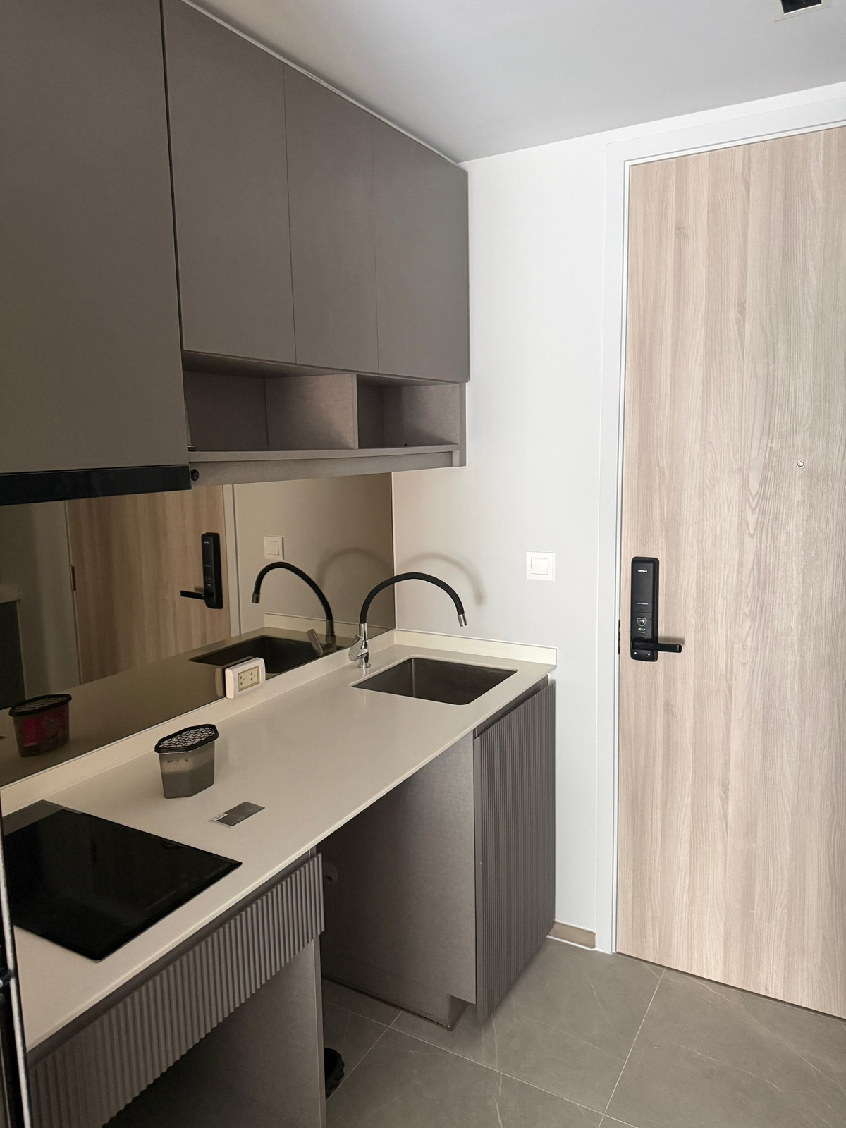 ให้เช่าคอนโดสุขุมวิท อโศก ทองหล่อ : ✨ GT15997 |  คอนโด Chapter Thonglor 25 เดินทางสะดวก ใกล้รถไฟฟ้าบีทีเอส มีรถรับส่ง ห้องสวย เฟอร์นิเจอร์ครบ พร้อมอยู่