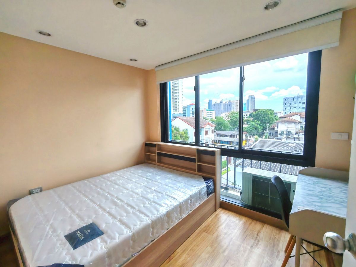 ขายคอนโดสุขุมวิท อโศก ทองหล่อ : ขายด่วน❗คอนโด ดิ เอซ เอกมัย (The Ace Ekamai) ห้องพิเศษสำหรับครอบครัว ใกล้โรงเรียนนานาชาติเอกมัย เพียง 400 เมตร