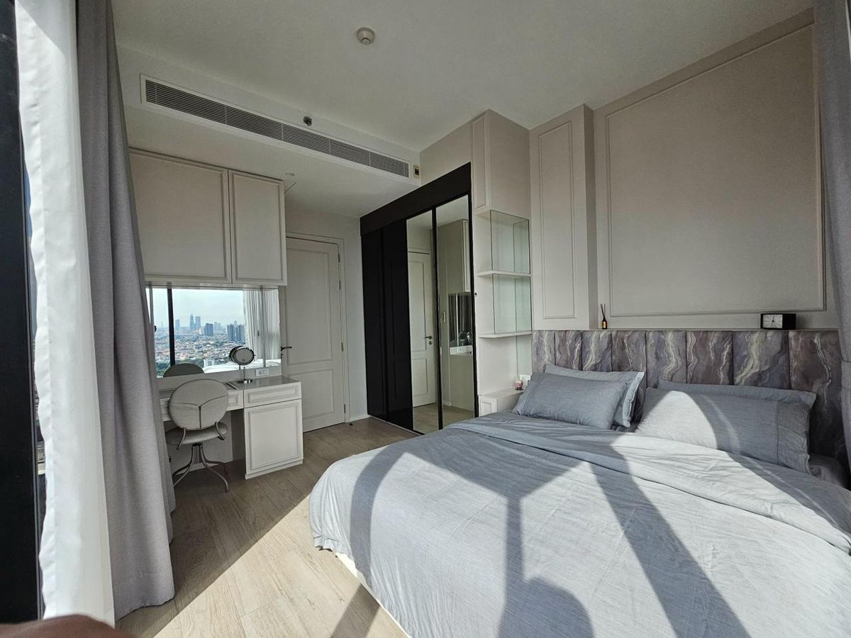 ขายคอนโดสีลม ศาลาแดง บางรัก : The Lofts Silom【𝐒𝐄𝐋𝐋 & 𝐑𝐄𝐍𝐓】🔥คอนโดวิวหลักล้าน สไตล์เรียบหรู ทำเลดี ตกแต่งสวย เฟอร์นิเจอร์สุดพรีเมี่ยม🔥  ติดต่อไลน์ไอดี: @hacondo