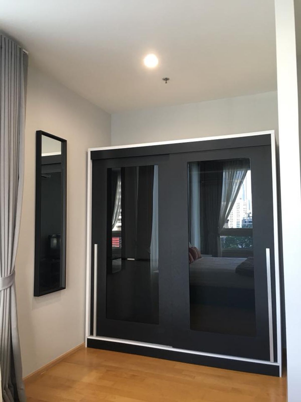 For SaleCondoRatchathewi,Phayathai : Villa Rachatewi【𝐒𝐄𝐋𝐋 & 𝐑𝐄𝐍𝐓】🔥Muji's soft wooden furniture gives you a relaxing, city-resort-like feel every day.🔥  Contact Line ID: @hacondo