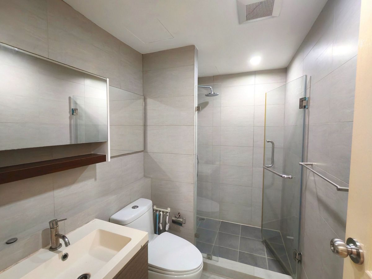 ขายคอนโดสุขุมวิท อโศก ทองหล่อ : ขายด่วน❗คอนโด ดิ เอซ เอกมัย (The Ace Ekamai) ห้องพิเศษสำหรับครอบครัว ใกล้โรงเรียนนานาชาติเอกมัย เพียง 400 เมตร