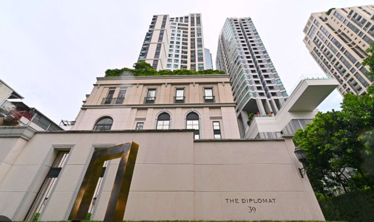 ขายคอนโดสุขุมวิท อโศก ทองหล่อ : ขายขาดทุนถูกมาก The Diplomat 39 , 1นอน 58ตรม เพียง 14 ล้านบาท BTSพร้อมพงษ์ !!