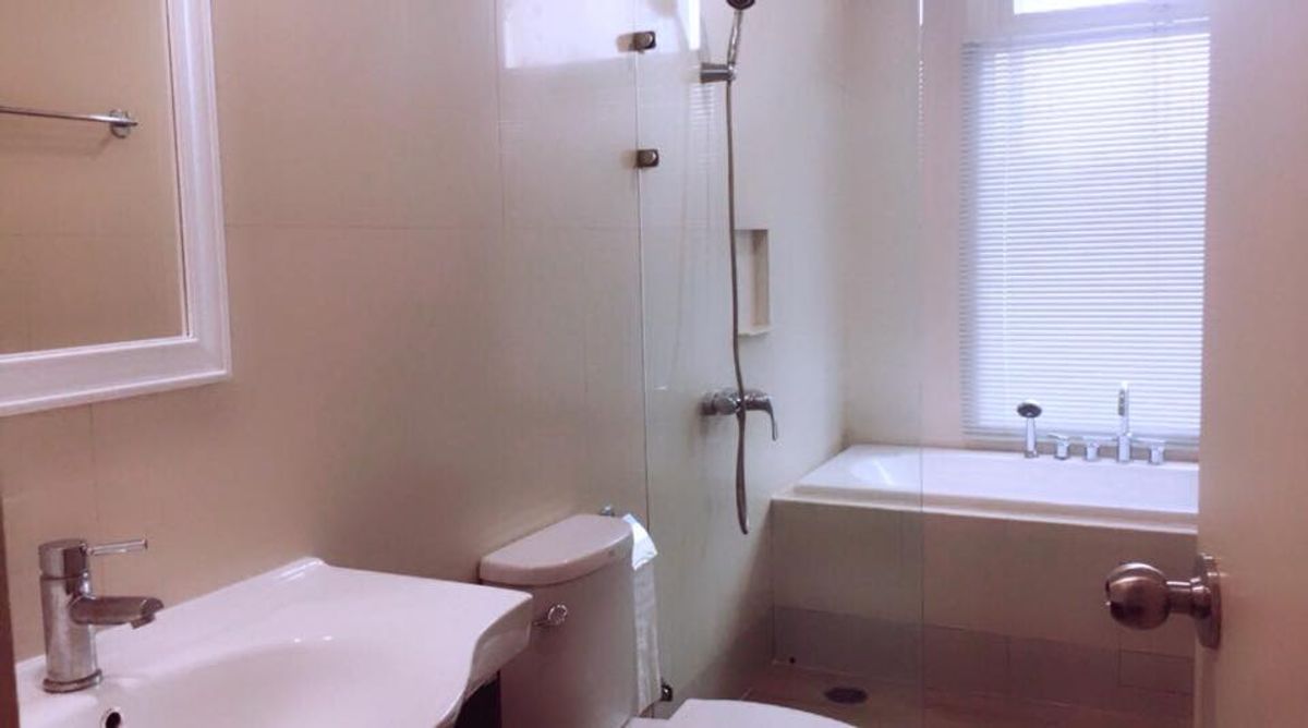 For SaleCondoRatchathewi,Phayathai : Villa Rachatewi【𝐒𝐄𝐋𝐋 & 𝐑𝐄𝐍𝐓】🔥Muji's soft wooden furniture gives you a relaxing, city-resort-like feel every day.🔥  Contact Line ID: @hacondo