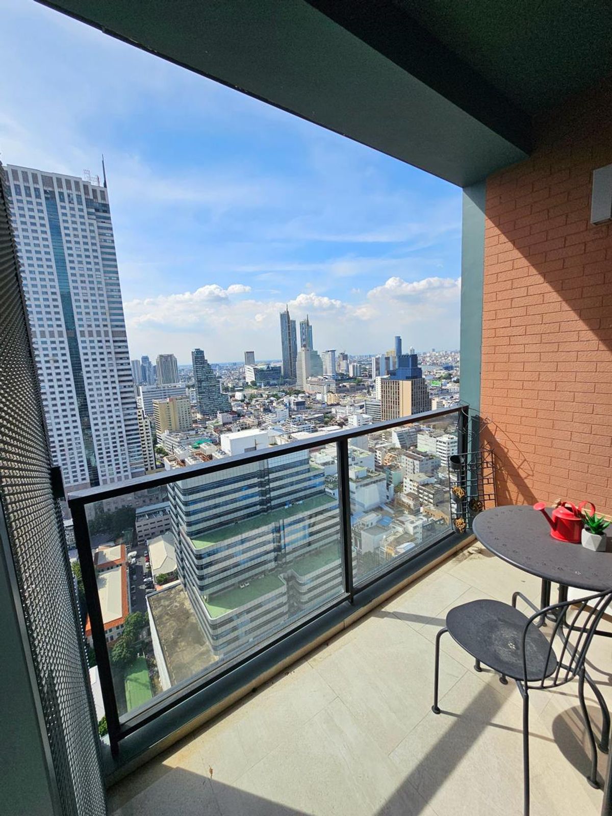 ขายคอนโดสีลม ศาลาแดง บางรัก : The Lofts Silom【𝐒𝐄𝐋𝐋 & 𝐑𝐄𝐍𝐓】🔥คอนโดวิวหลักล้าน สไตล์เรียบหรู ทำเลดี ตกแต่งสวย เฟอร์นิเจอร์สุดพรีเมี่ยม🔥  ติดต่อไลน์ไอดี: @hacondo