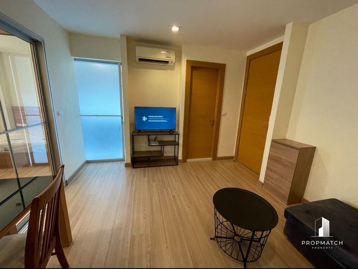 ให้เช่าคอนโดรัชดา ห้วยขวาง : ✨Flash Deal ✨RHYTHM Ratchada - Huaikhwang( 1Bed 1Bath 40SQM.) แต่งครบพร้อมอยู่ !! เพียง 17,000บาทต่อเดือน Tel.0981315848 @propmatch
