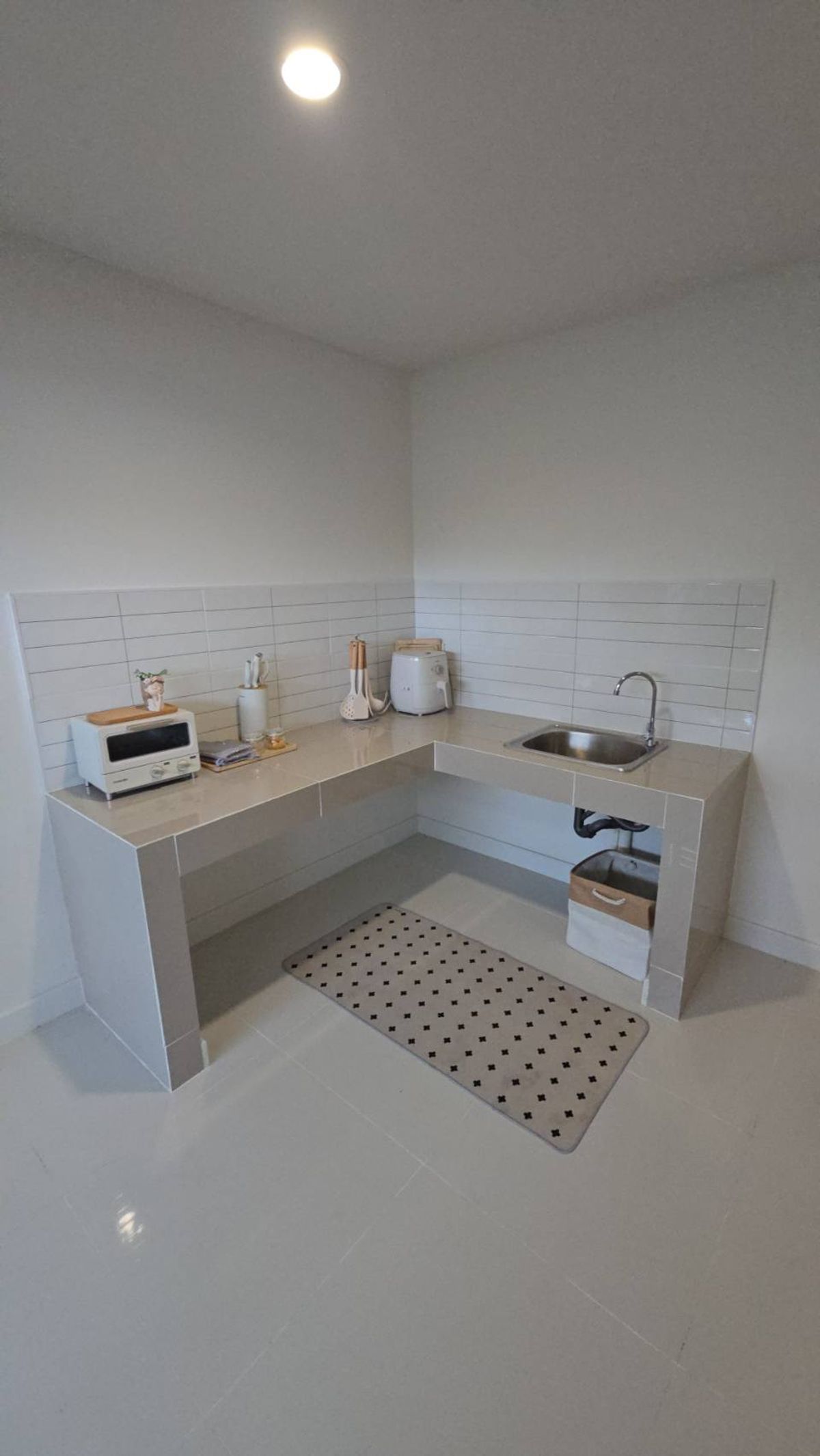 ทาวน์โฮมเชียงใหม่ : ขาย ทาวน์เฮ้าส์ หมู่บ้านทองประกาย ใกล้ รพ.นครพิงค์ จ.เชียงใหม่ ตกแต่งใหม่