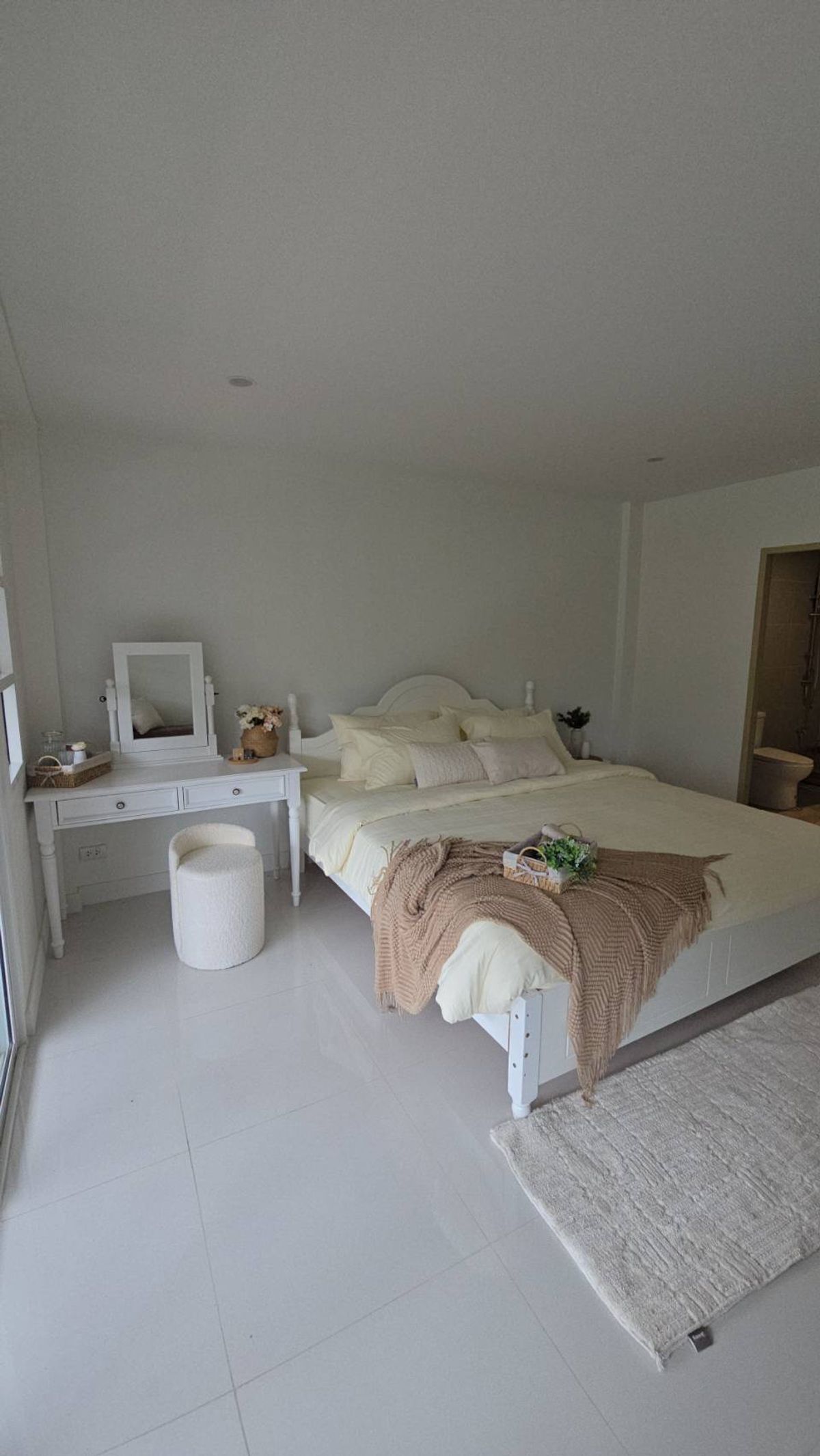 ทาวน์โฮมเชียงใหม่ : ขาย ทาวน์เฮ้าส์ หมู่บ้านทองประกาย ใกล้ รพ.นครพิงค์ จ.เชียงใหม่ ตกแต่งใหม่