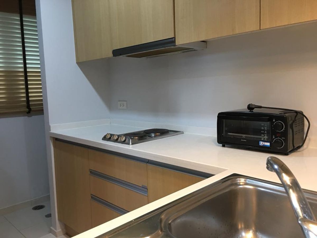 For SaleCondoRatchathewi,Phayathai : Villa Rachatewi【𝐒𝐄𝐋𝐋 & 𝐑𝐄𝐍𝐓】🔥Muji's soft wooden furniture gives you a relaxing, city-resort-like feel every day.🔥  Contact Line ID: @hacondo