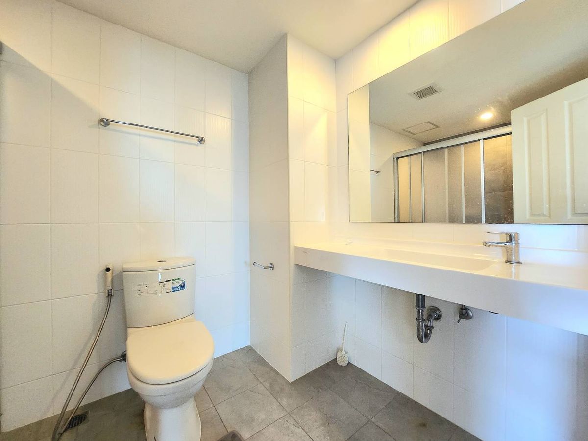 ให้เช่าคอนโดพระราม 3 สาธุประดิษฐ์ : ห้องใหม่ ไม่เคยปล่อยเช่าเลย วิวเเม่น้ำเจ้าพระยาสวยมาก เช่า 2 ห้องนอน 1 ห้องน้ำ ยู ดีไลท์ เรสซิเด้นซ์ ริเวอร์ฟร้อนท์ พระราม 3