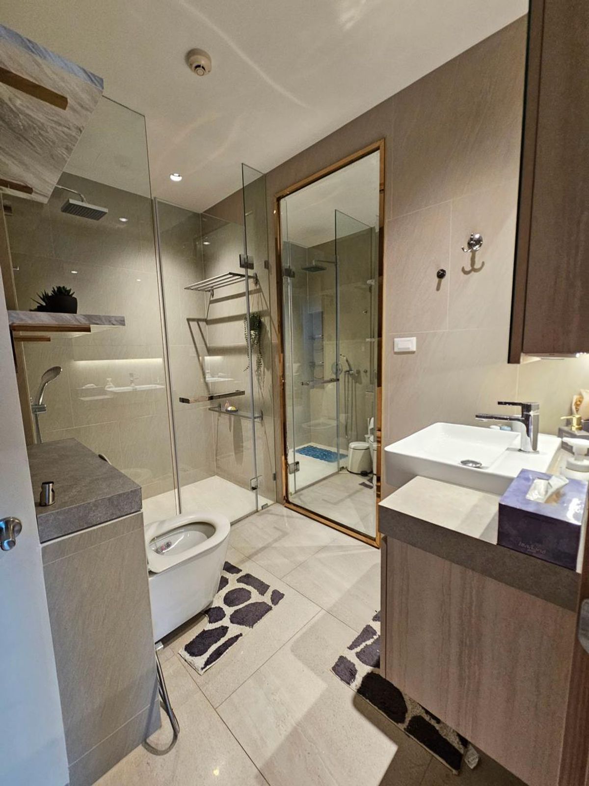 ขายคอนโดสีลม ศาลาแดง บางรัก : The Lofts Silom【𝐒𝐄𝐋𝐋 & 𝐑𝐄𝐍𝐓】🔥คอนโดวิวหลักล้าน สไตล์เรียบหรู ทำเลดี ตกแต่งสวย เฟอร์นิเจอร์สุดพรีเมี่ยม🔥  ติดต่อไลน์ไอดี: @hacondo