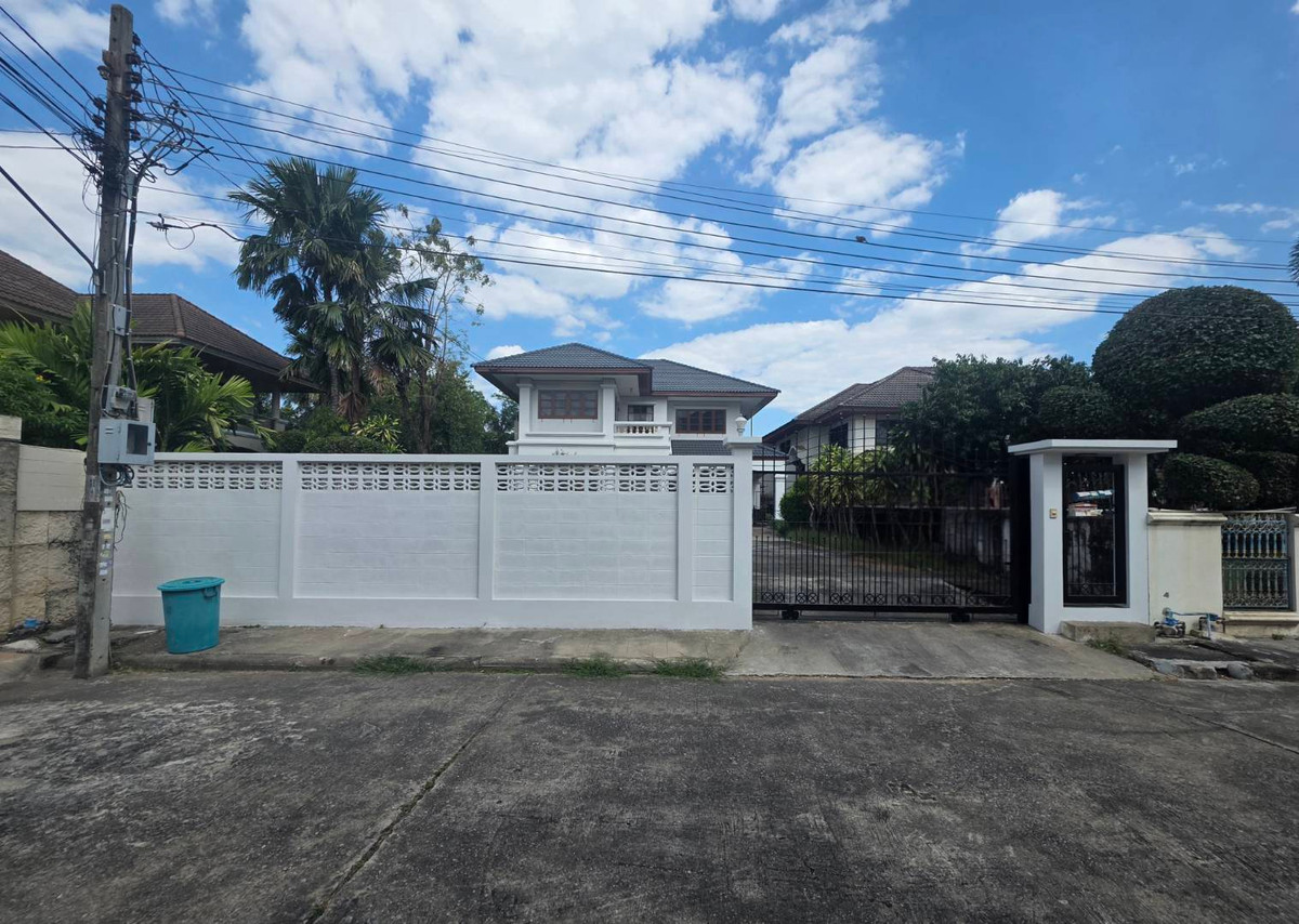 For RentTownhomeChaengwatana, Muangthong : Rent a detached house, Sai Chaeng Watthana, near Central Chaengwattana, only 4 minutes.