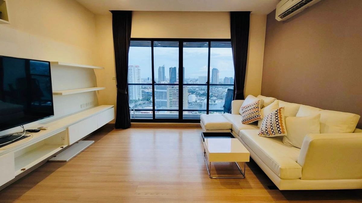 For RentCondoWongwianyai, Charoennakor : Rent RR644 Urbano Absolute Sathorn-Taksin. Beautiful room, complete furniture near the Thonburi BTS BTS.