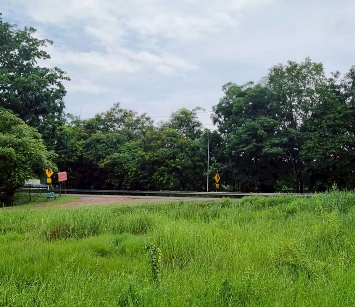 ขายที่ดินปราจีนบุรี : ขาย ที่ดินเปล่า 3 ไร่ ถมแล้ว ติดถนนฉะเชิงเทรา – กบินทร์บุรี มีทางเข้าที่ดินเป็นของเราเอง อำเภอกบินทร์บุรี จังหวัดปราจีนบุรี