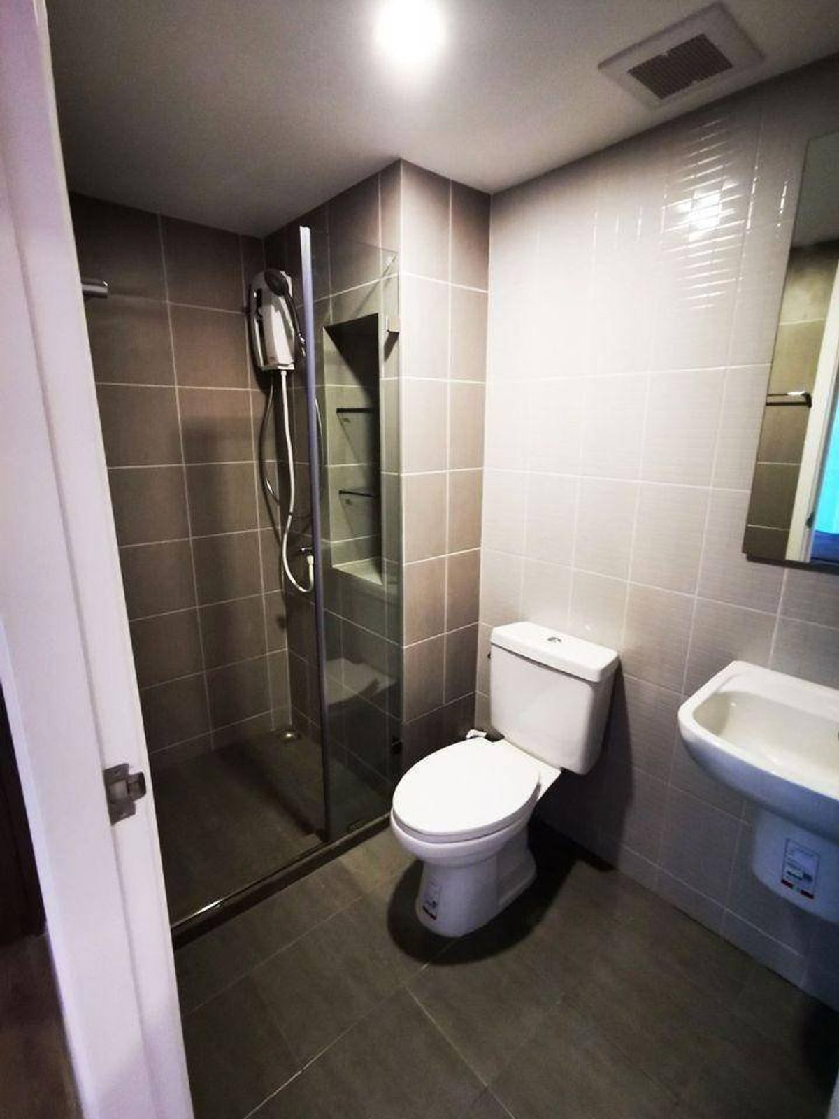 For RentCondoSamut Prakan,Samrong : For rent ✨ Kensington Sukhumvit - Theparak ✨ Fully furnished and equipped, next to the MRT